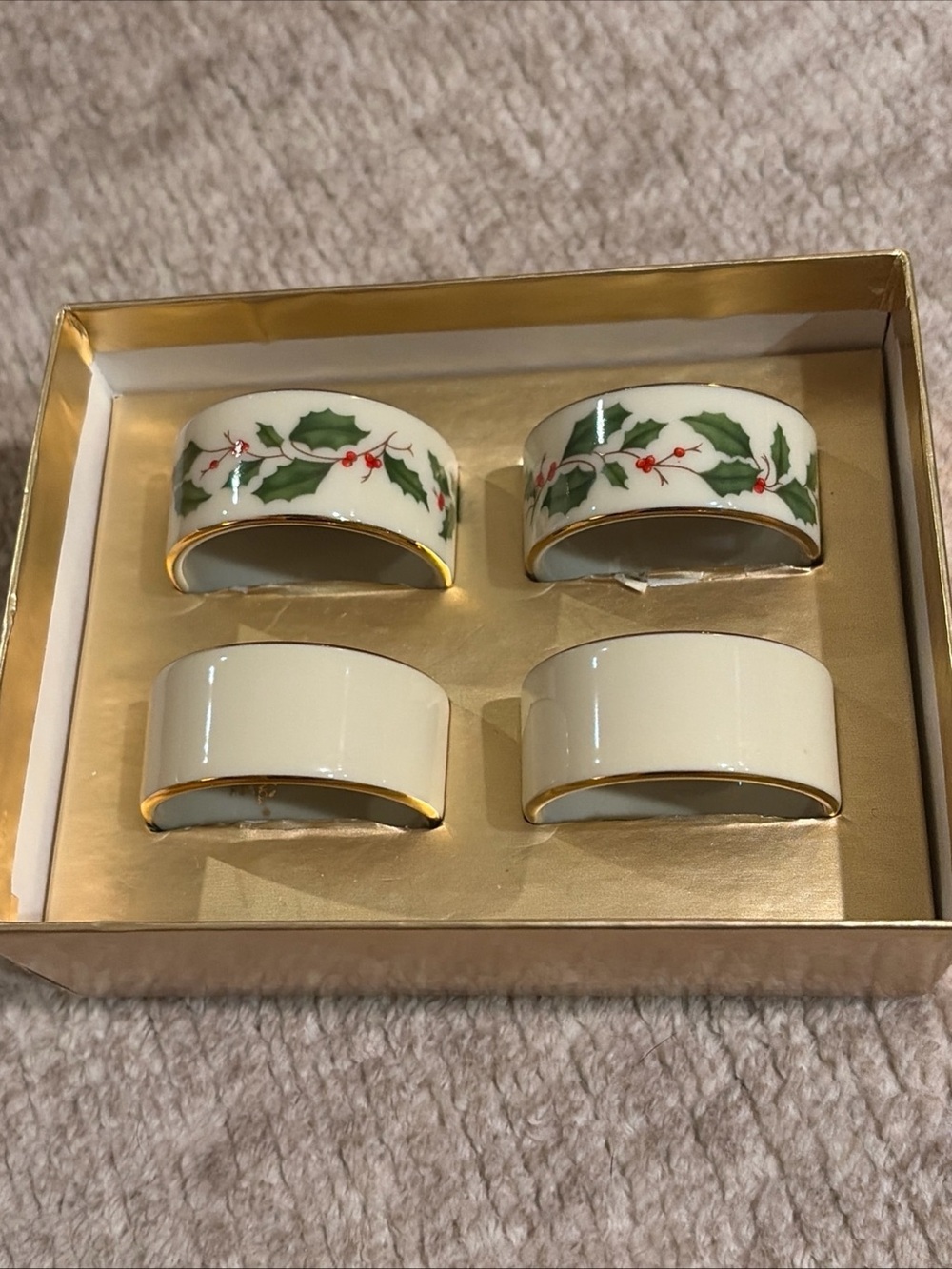 Lenox Holiday Nouveau Napkin Rings Set of 4, Holly Berry Christmas Dinner